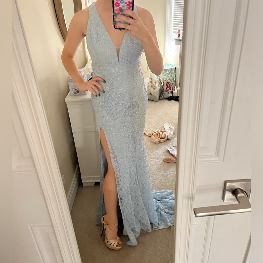 Lulu’s Brand new Blue Lacy Floral Prom Dress